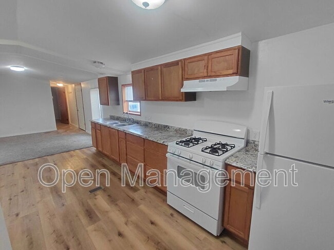 Building Photo - 301 Mantle Ave