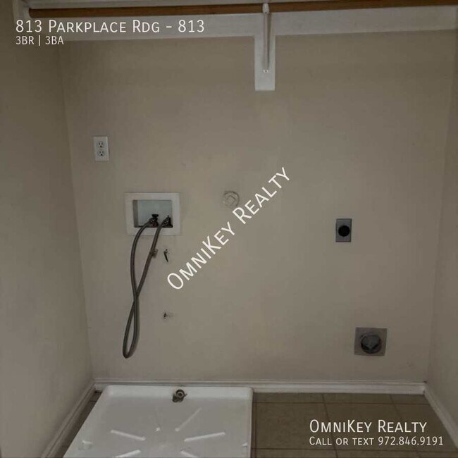 Building Photo - 813 Parkplace Ridge