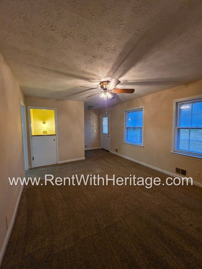 Building Photo - GREAT NEWS! 3 BEDROOM/ 2 BATH HOME WITH PARTIAL FINISHED BASEMENT