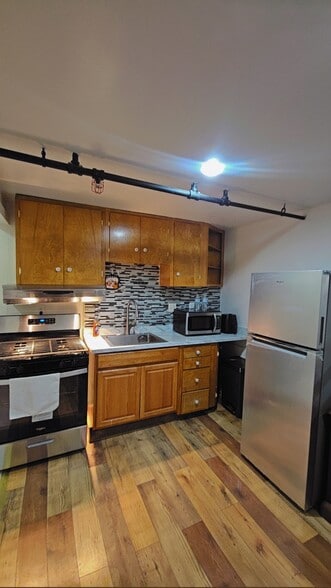 Building Photo - 317 W Fayette St