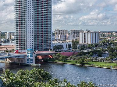 Surrounding View ¦ Balcony - 2 - 3800 S Ocean Dr