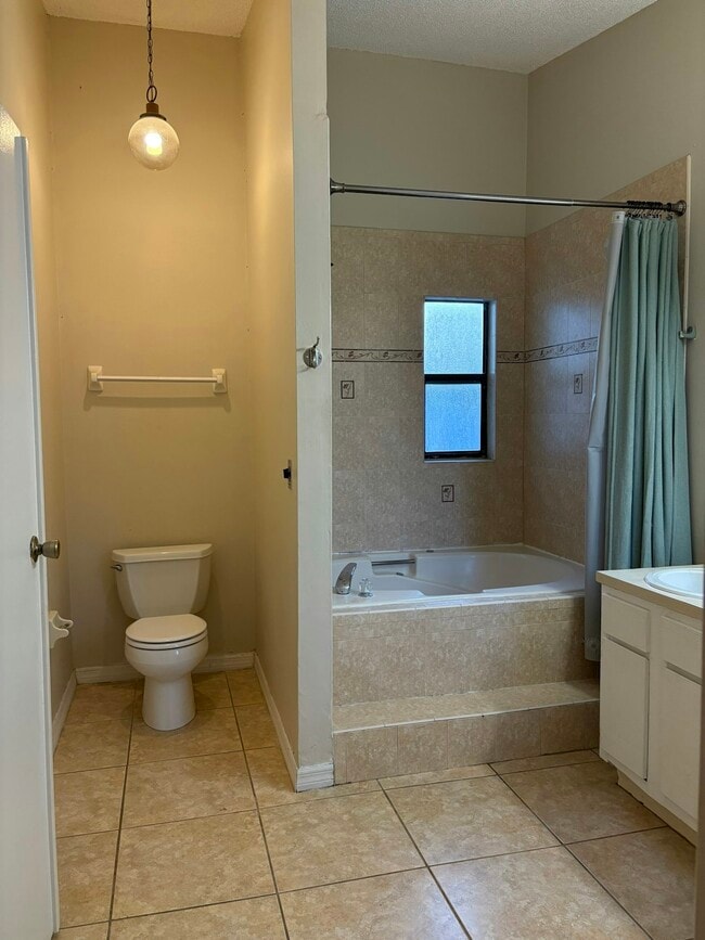 Building Photo - 1310 Altamont Ave NE