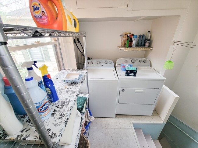 Building Photo - 1728 Hawthorne St