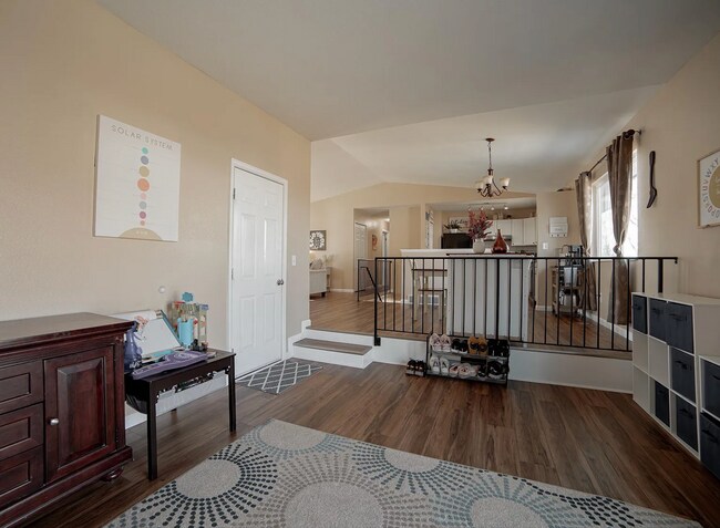 Building Photo - Single Family Home | 3 Bed 3 Bath /w walko...