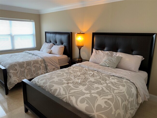 Building Photo - 3410 Galt Ocean Dr