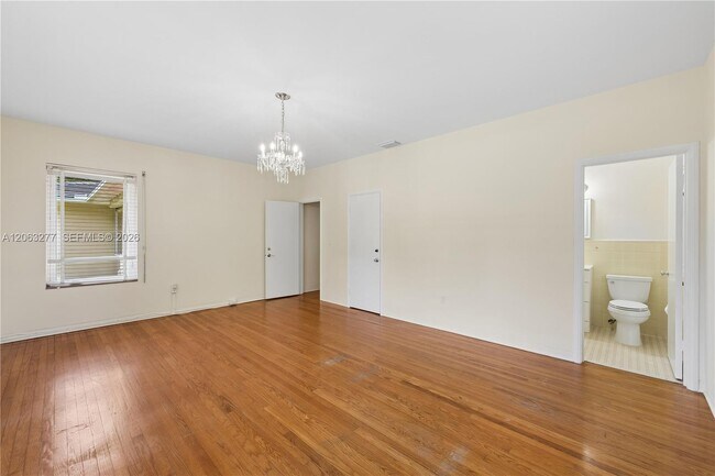 Building Photo - 2514 Granada Blvd