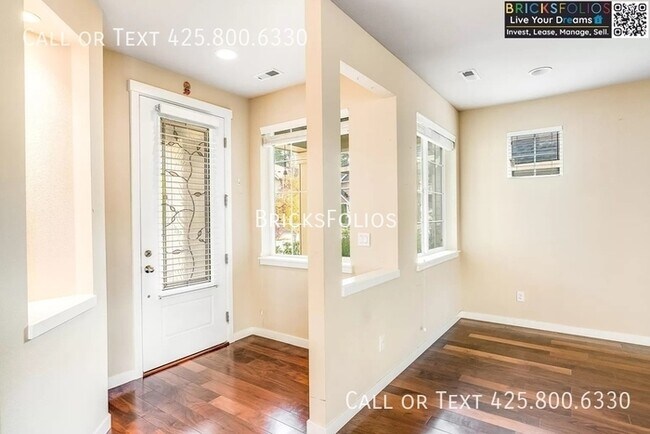 Building Photo - Serenity Meets Smart Living in Redmond Ridge