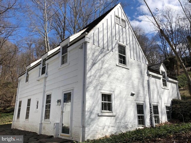 Building Photo - 1243 Bryn Tyddyn Dr