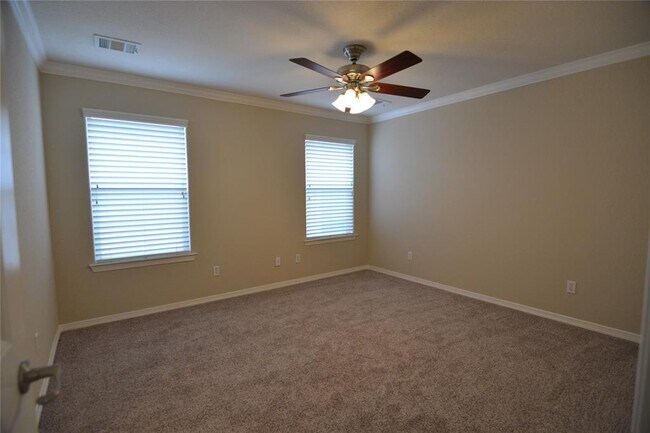Building Photo - 105 Cove Pl Ct