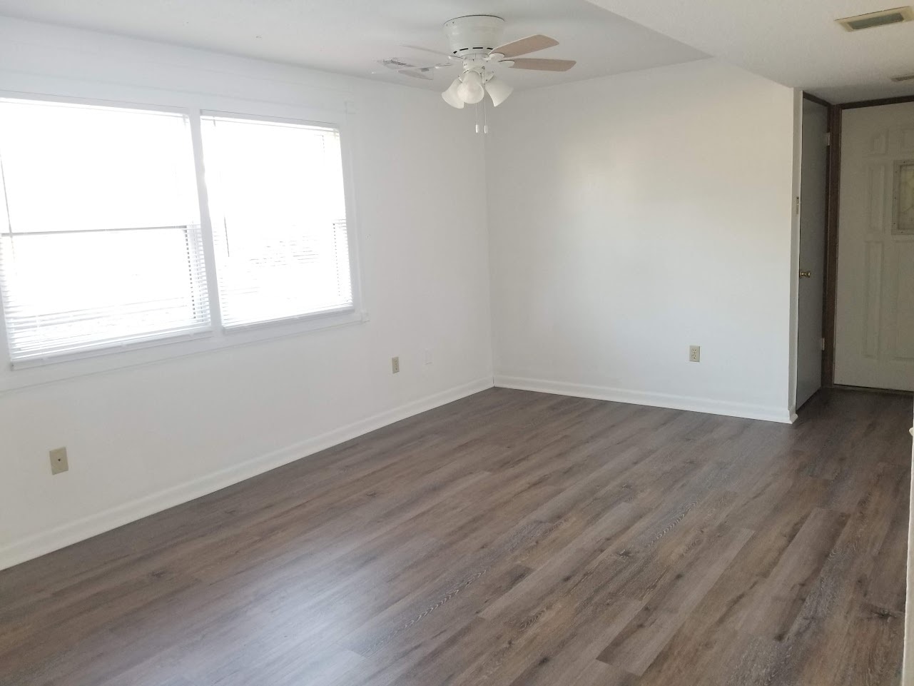 Building Photo - 1050 S Jones Blvd