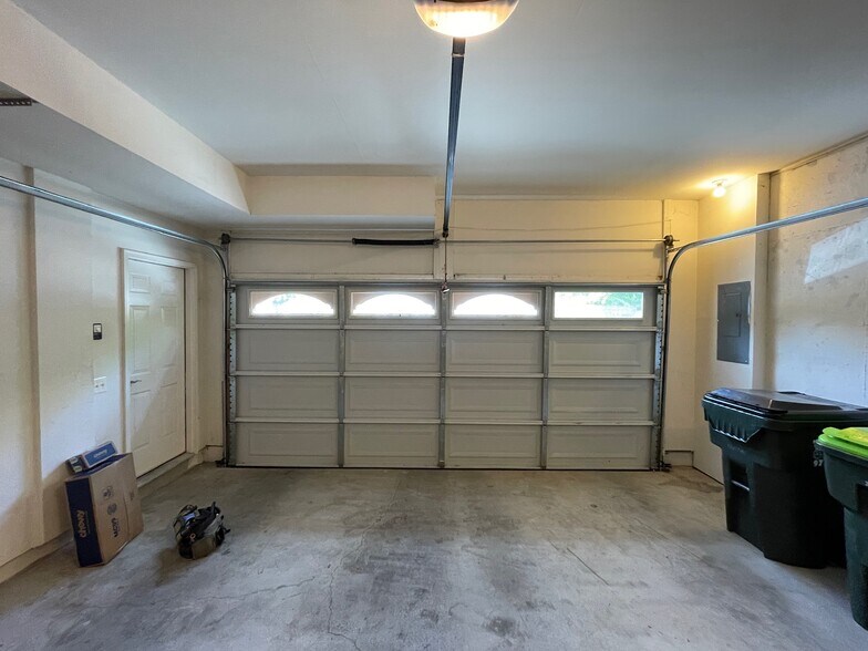 Building Photo - 171 Brookwood Dr