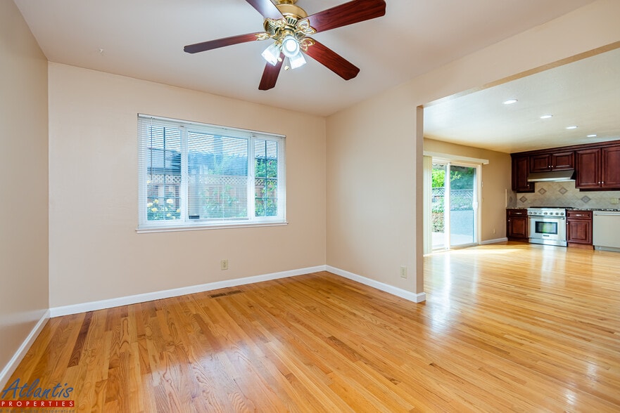 Building Photo - 5145 Alan Ave