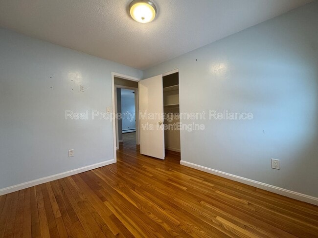 Building Photo - 30 Gables Cir