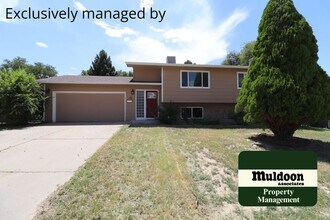 Building Photo - Beautiful Belmont Home with 4 car garage! ...