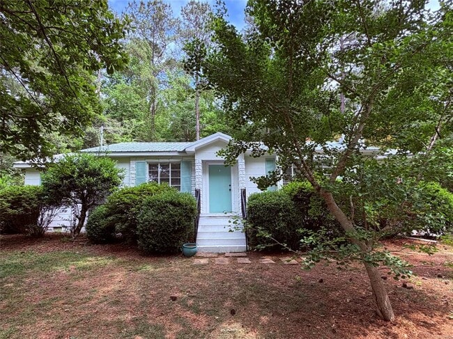 Building Photo - 13 Brookside Dr