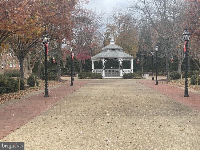 Building Photo - 6610 Potomac Ave