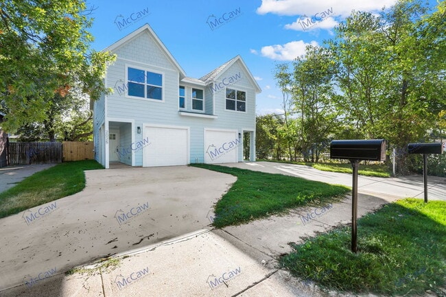 Building Photo - 2025 Grainger St