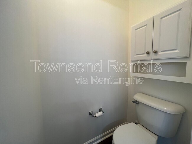 Building Photo - 1336 Oak Knolls Dr