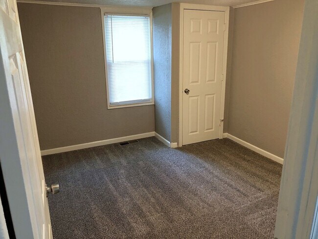 Building Photo - 3 Bed House - MUST SEE!!