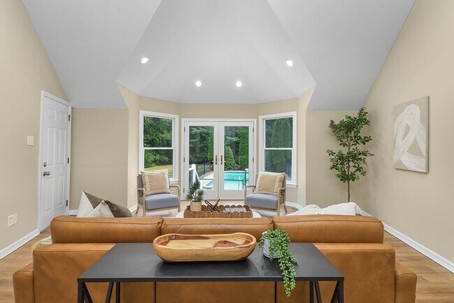 Building Photo - 94 Hudson Rd