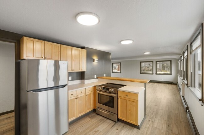 Building Photo - 16 N Broadway St