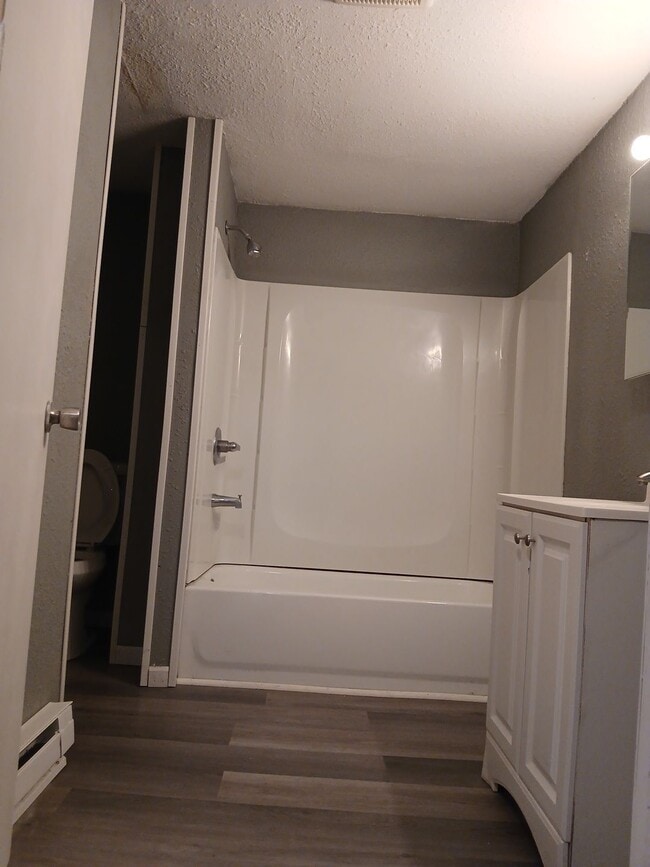 Building Photo - 3317 Elm St