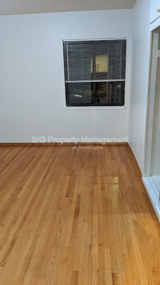 Building Photo - 7849 Beckett St