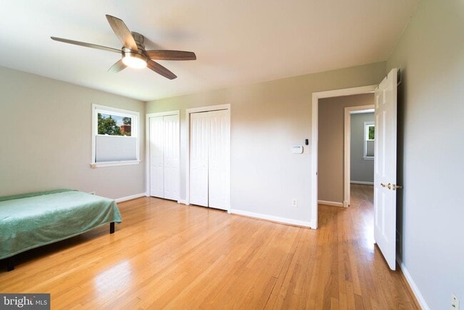 Building Photo - 610 Valley Brook Dr