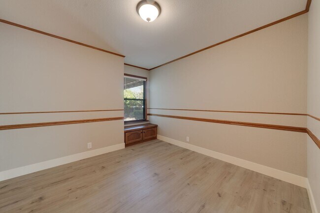 Building Photo - Bright and Stylish 4BD/2BA Home with 3 Car...