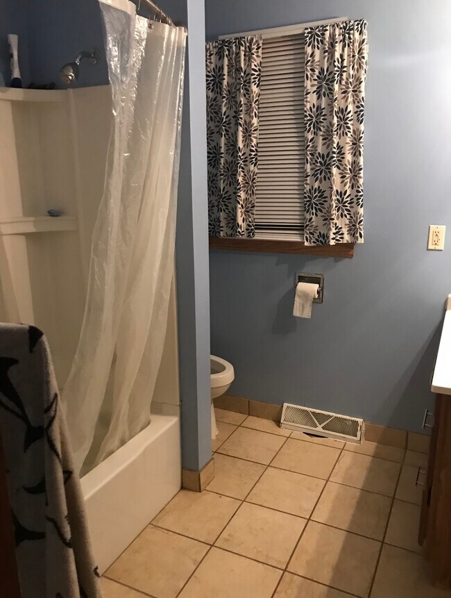 Primary Photo - 3772 S Afton Rd