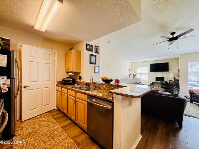 Building Photo - 1109 Lighthouse Rd