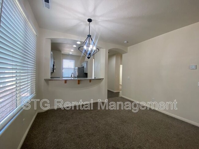 Building Photo - 3427 E Sweetwater Springs Dr
