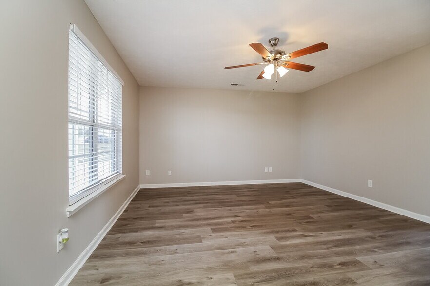 Building Photo - 1016 Anna Gannon Dr