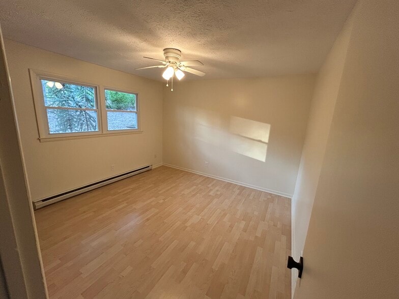Br-2. 12x13 - 115 Wakefield Dr