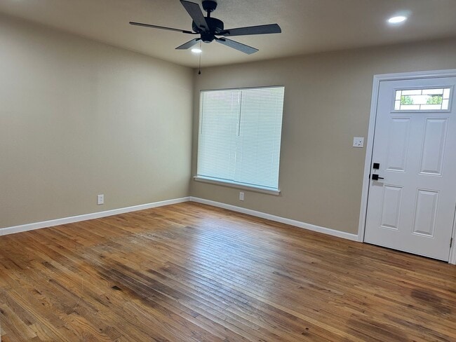 Building Photo - 1234 S Brazos St