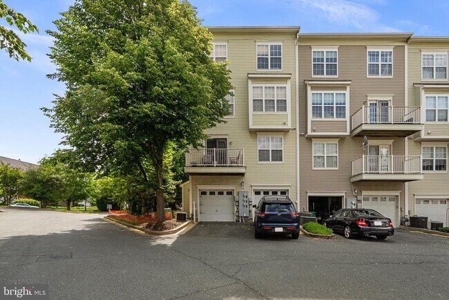 Building Photo - 15 Swanton Ln