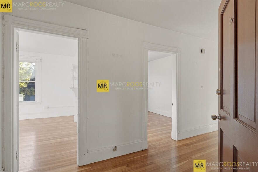 Building Photo - 182 Harvard St