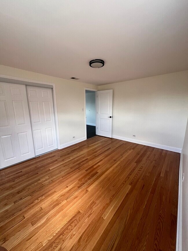 Building Photo - 6040 S Kolmar Ave