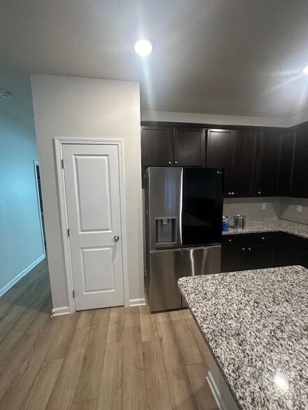 Building Photo - 3574 Saratoga Cir