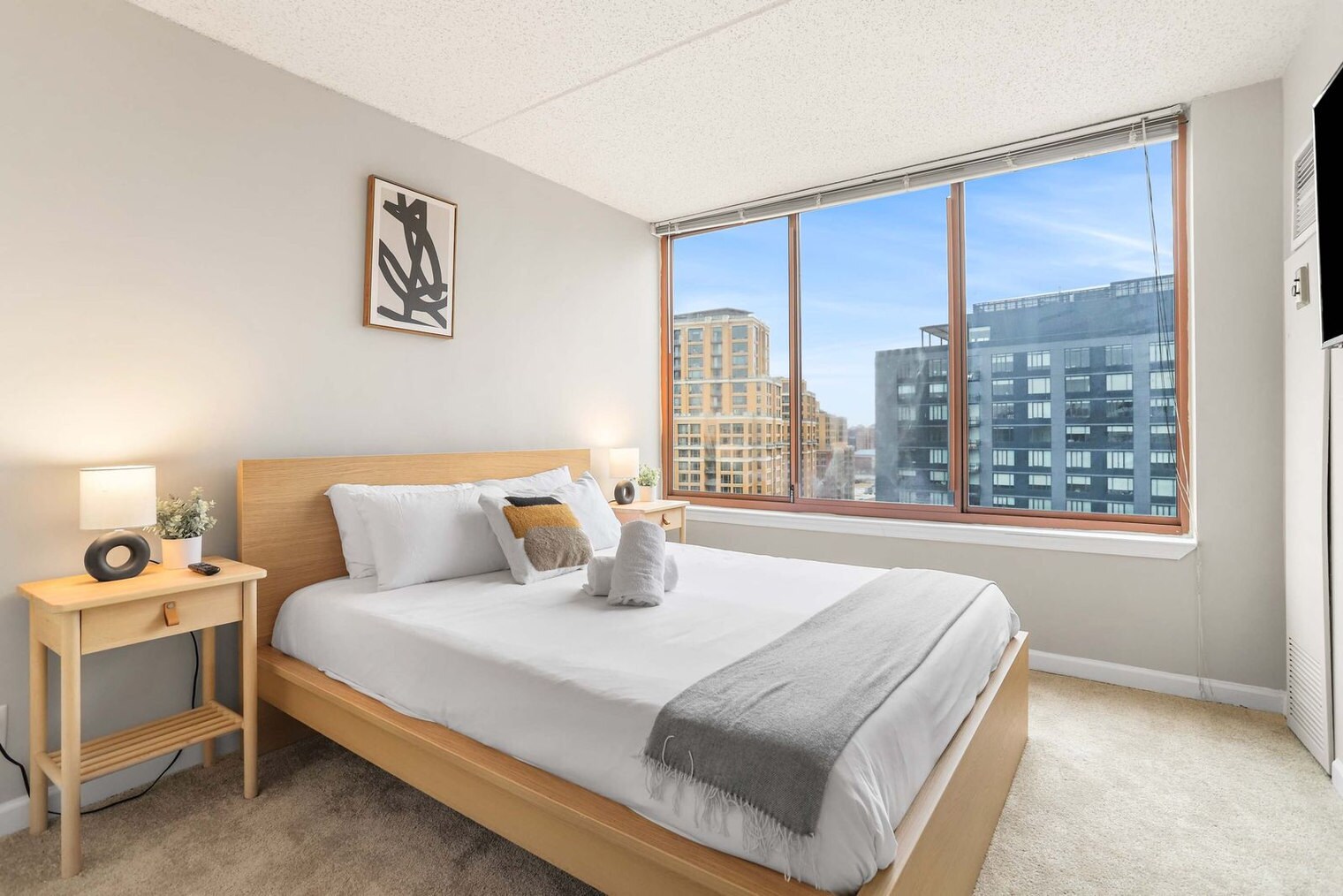 Building Photo - 401 12th St S