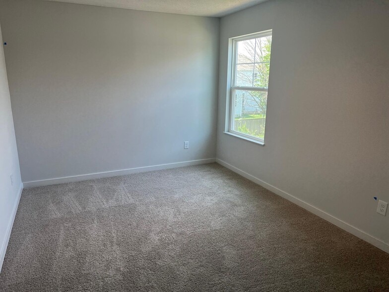 Building Photo - 985 Allegro Dr