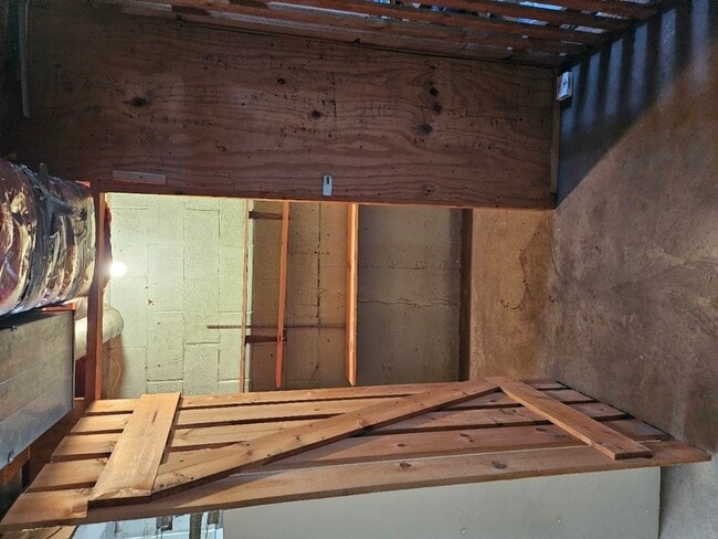 Building Photo - 1303 E 31st St