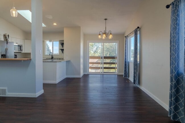 Building Photo - 7875 Chimney Terrace