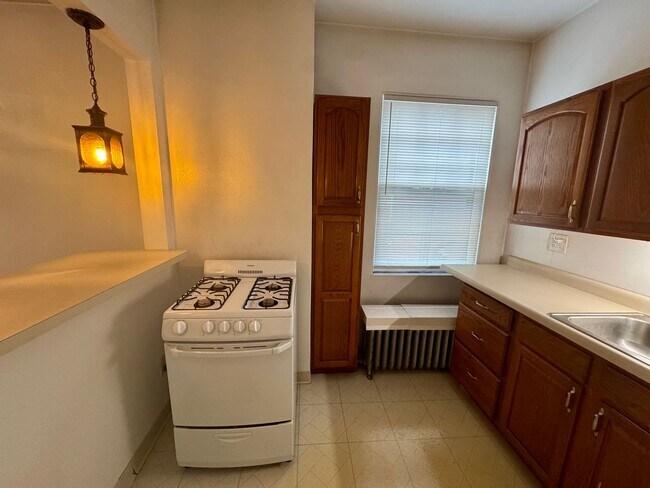 Building Photo - 1939 Crafton Blvd