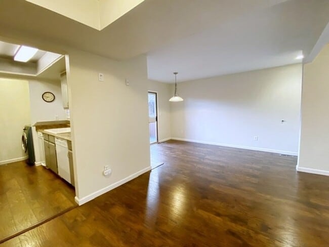 Building Photo - South Anchorage Condo with Balcony, Garage...