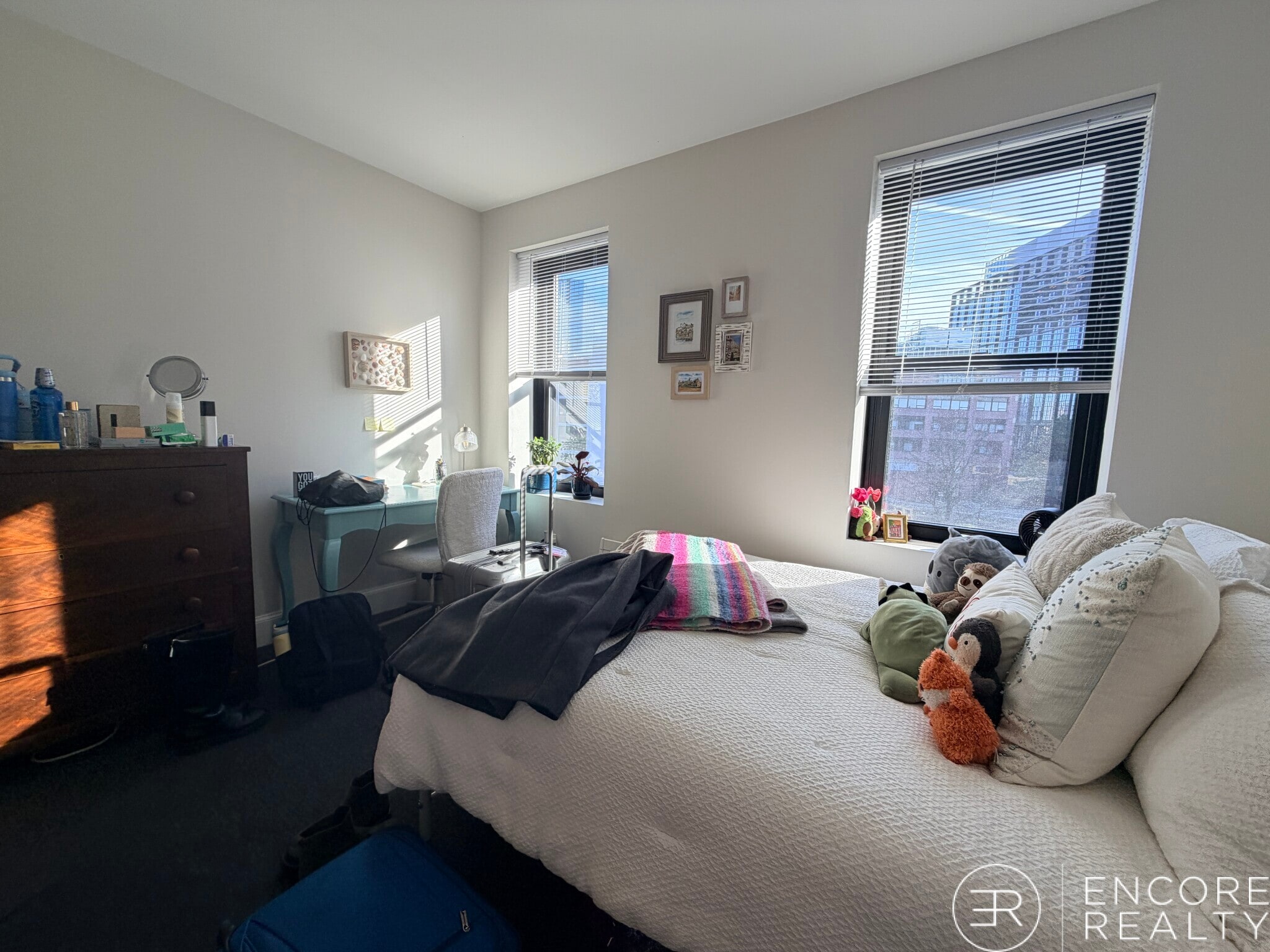 Building Photo - 16 Aberdeen St