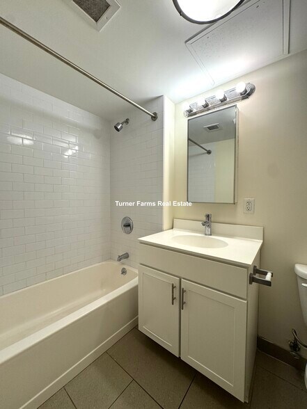 Building Photo - 10 Winter St