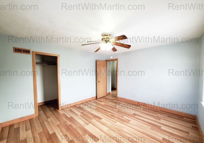 Building Photo - 1112-1114 Byron Ave