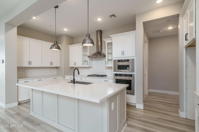 Building Photo - 14058 W Hubbell St