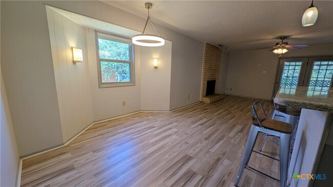 Building Photo - 114 Chaparral St